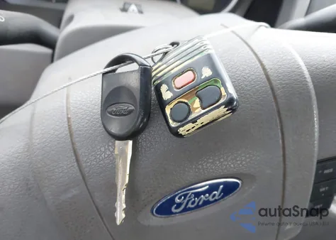 2004 Ford F-150 Lariat/Xlt z USA, uszkodzony, nr VIN 1FTPW12514KB32240